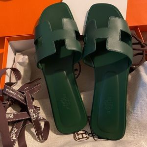 Hermes Oran Sandals Vert Electrique